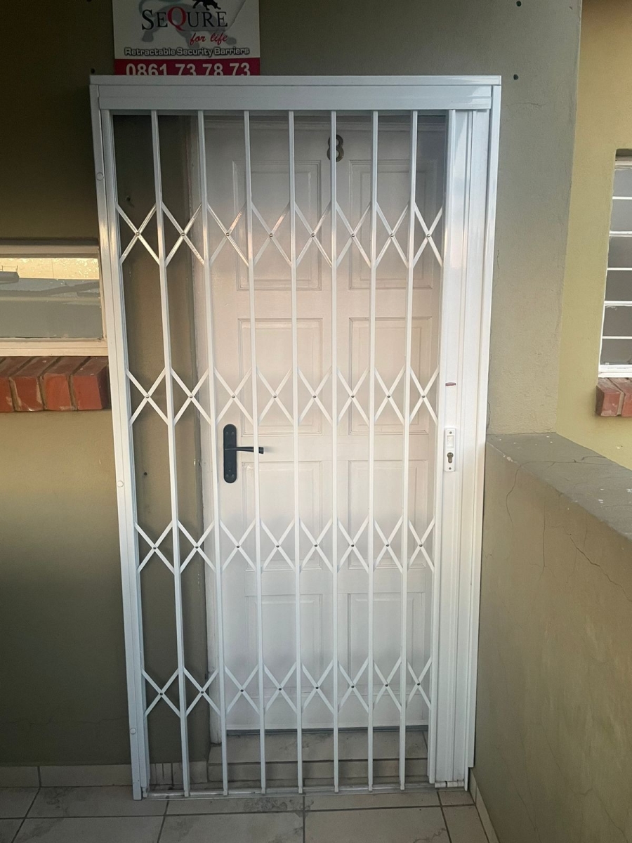 2 Bedroom Property for Sale in Waterval East North West